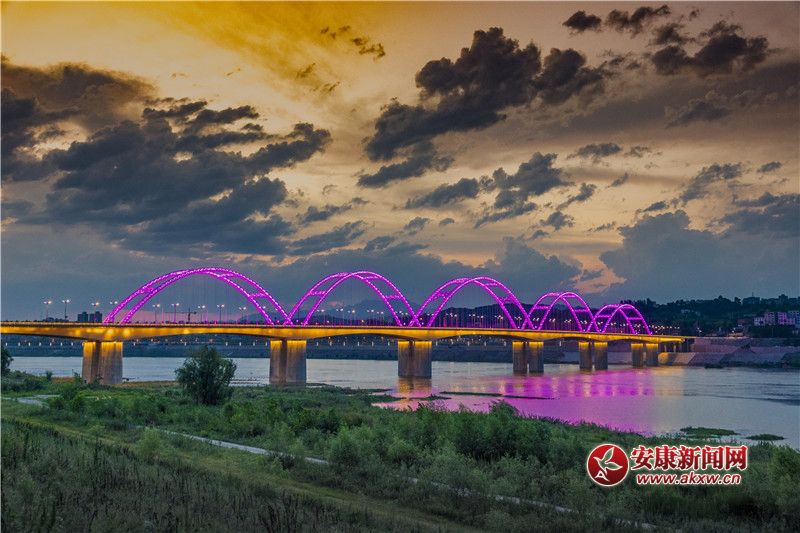 �� ��ϼ�����Ę򡷔zӰ��Ƥ�¾S���Ԓ��13325355508.jpg