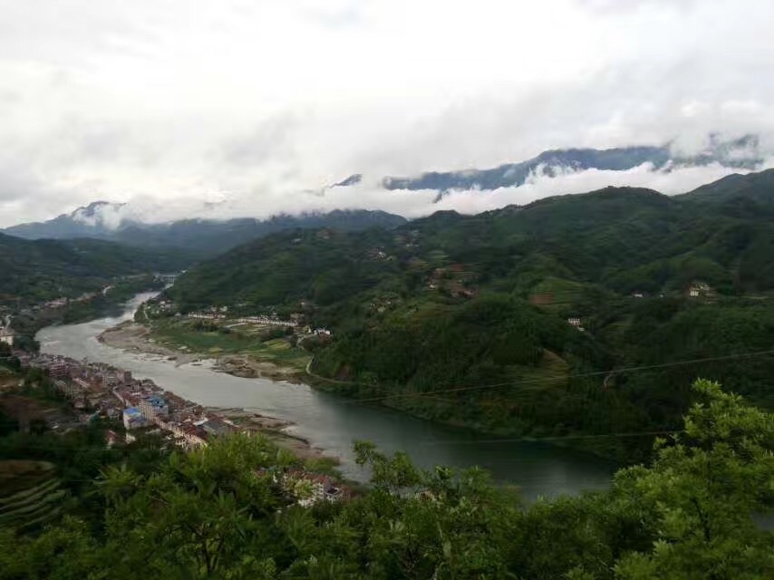 �ƺ��c��ɽ